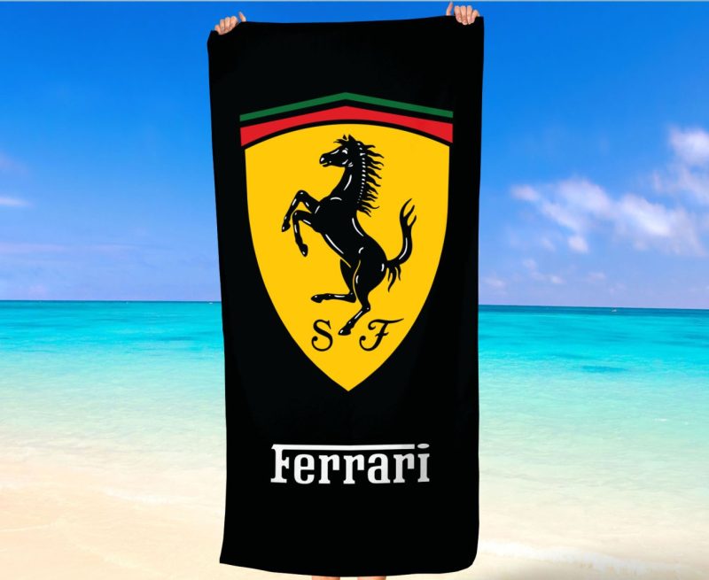 Плажна кърпа с логото на Ferrari